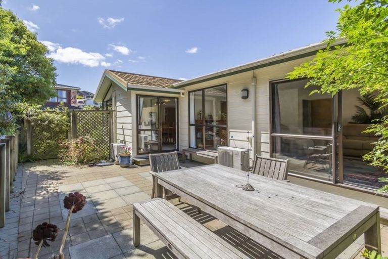 Photo of property in 14 Cullen Place, Tawa, Wellington, 5028