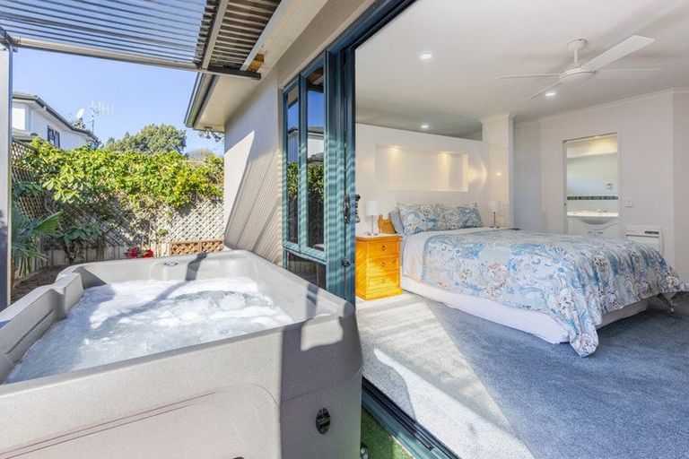 Photo of property in 8 Park Lane, Greenmeadows, Napier, 4112