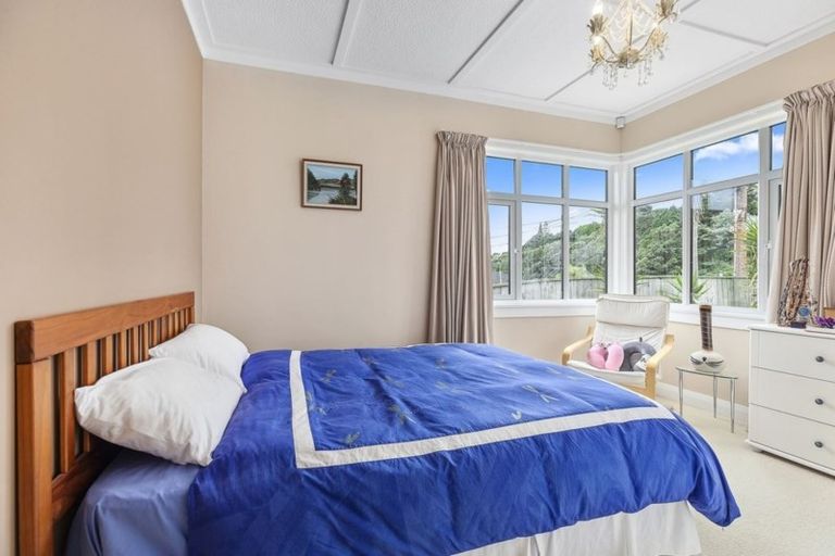 Photo of property in 21 Tawa Terrace, Tawa, Wellington, 5028