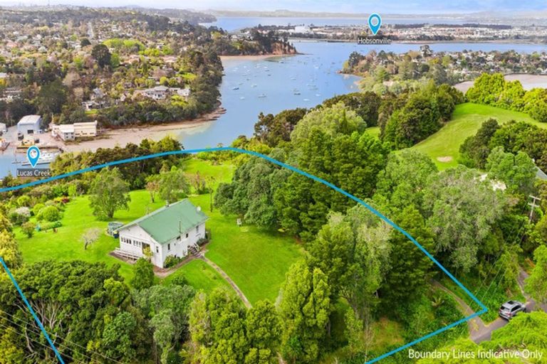 Photo of property in 1 Buckleys Track, Paremoremo, Auckland, 0632