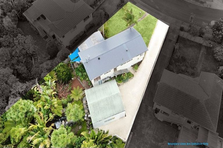 Photo of property in 22 Deverell Place, Northcross, Auckland, 0632