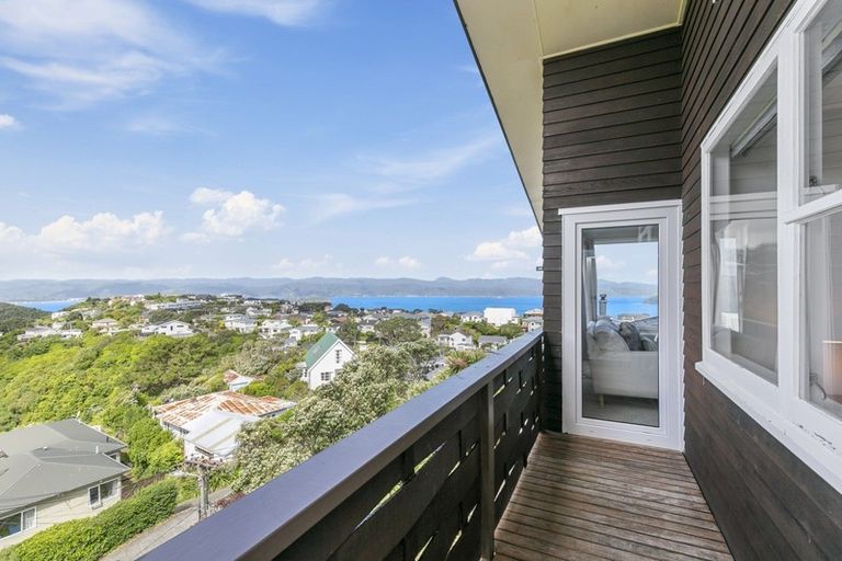 Photo of property in 33 Ranui Crescent, Khandallah, Wellington, 6035