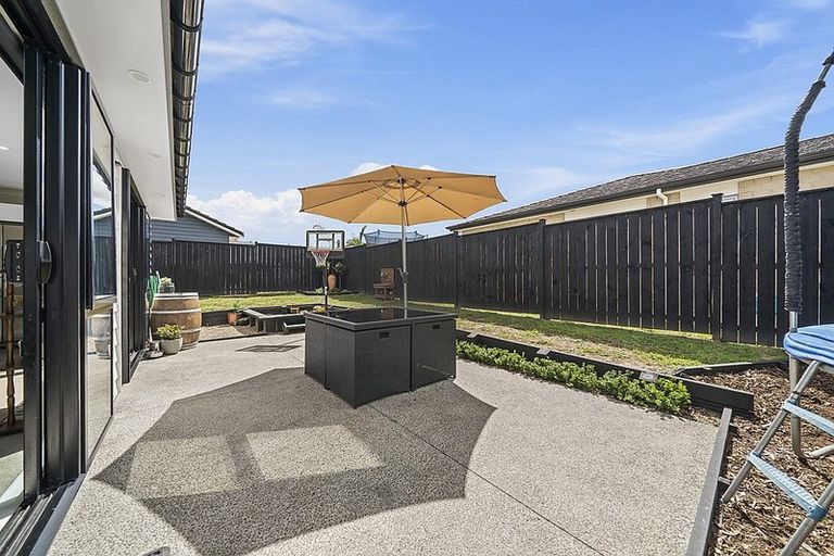 Photo of property in 52 Harriet Johnston Drive, Pokeno, 2402