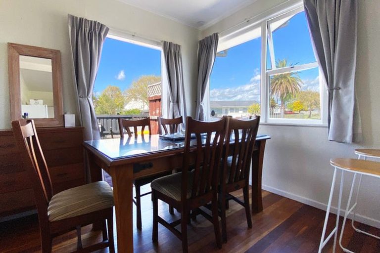 Photo of property in 93 Edgewater Drive, Pakuranga, Auckland, 2010