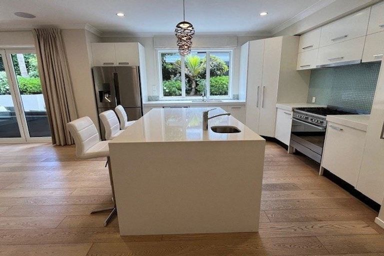 Photo of property in 9 Swindon Close, Mellons Bay, Auckland, 2014