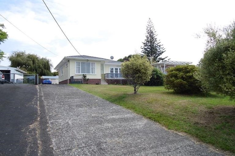 Photo of property in 130 Archibald Road, Kelston, Auckland, 0602