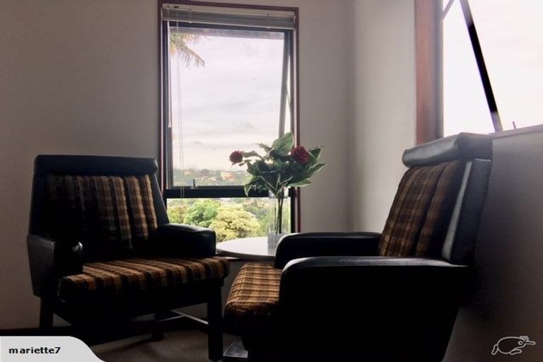 Photo of property in 1/29 Oaktree Avenue, Browns Bay, Auckland, 0630