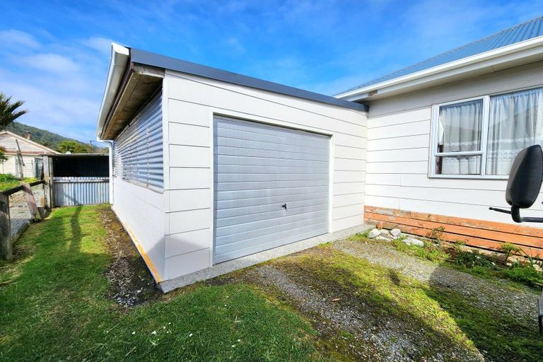 Photo of property in 62 Hall Street, Cobden, Greymouth, 7802