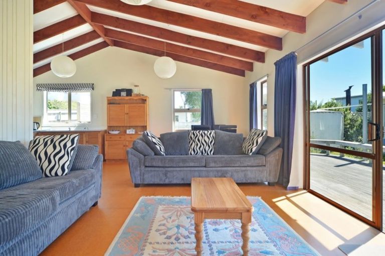 Photo of property in 52 Blue Pacific Parade, Riversdale Beach, Masterton, 5872