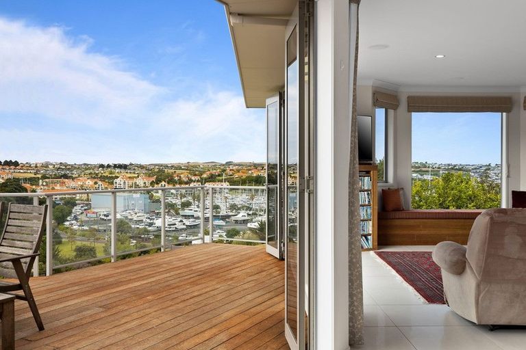 Photo of property in 64 Balboa Drive, Matakatia, Whangaparaoa, 0930