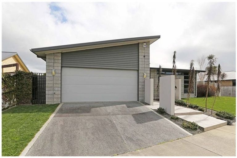 Photo of property in 45 Coleraine Drive, Rototuna, Hamilton, 3210