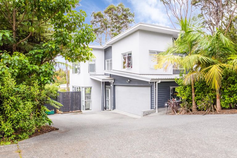 Photo of property in 20e Konini Road, Titirangi, Auckland, 0604