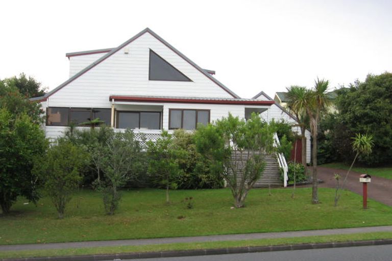 Photo of property in 37 Palomino Drive, Henderson, Auckland, 0612