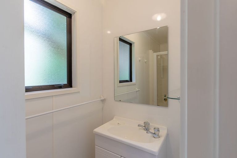 Photo of property in 67 Hauraki Terrace, Pukawa Bay, Turangi, 3381