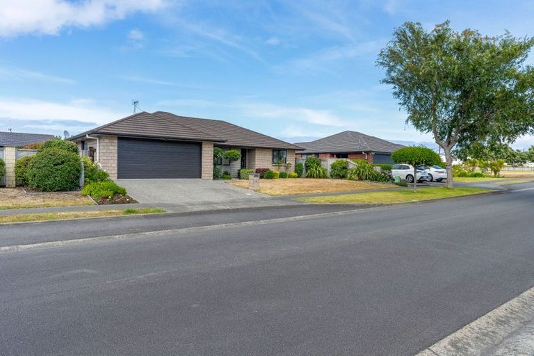 Photo of property in 81 Awatea Avenue, Paraparaumu, 5032