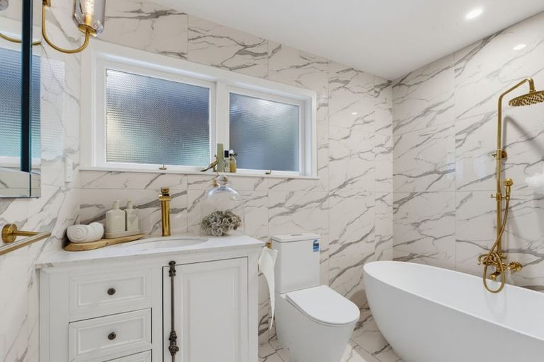 Photo of property in 2 Bickerstaffe Road, Maungaturoto, 0520