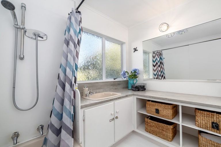 Photo of property in 32a Broadway Street, Martinborough, 5711