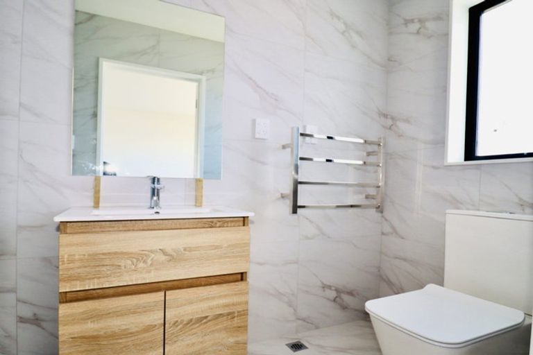 Photo of property in 3 Heketara Place, Papakura, 2110