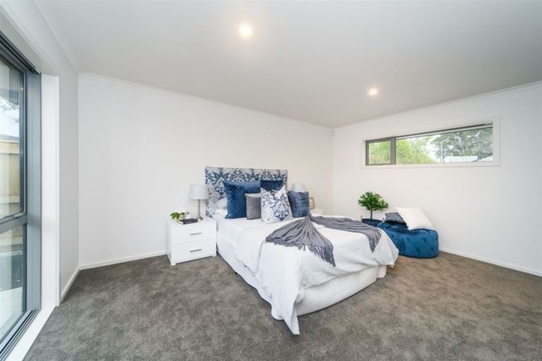 Photo of property in 48 Weston Avenue, Roslyn, Palmerston North, 4414