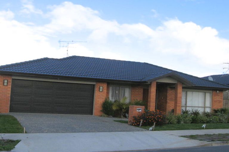 Photo of property in 12 Speyside Crescent, Flat Bush, Auckland, 2016