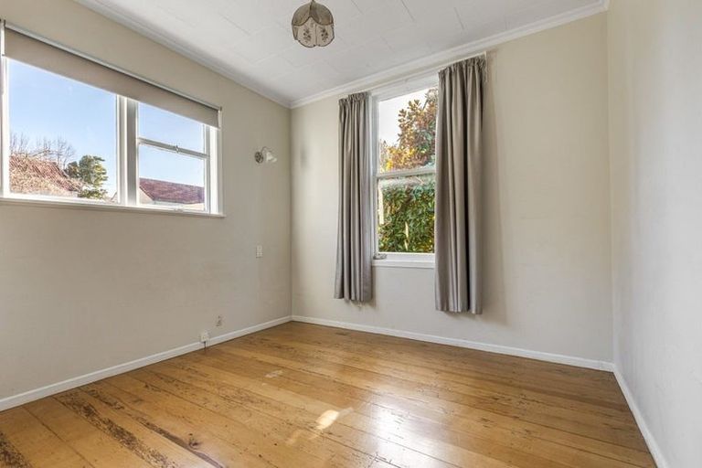 Photo of property in 1 Momona Road, Greenlane, Auckland, 1051
