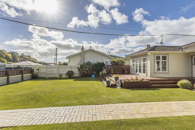 Photo of property in 78 Oxford Street, Tawa, Wellington, 5028