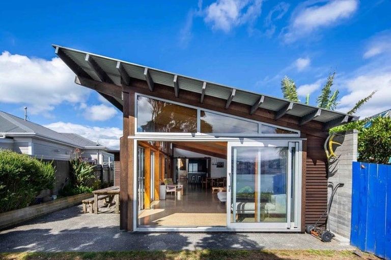 Photo of property in 8 Grafton Road, Roseneath, Wellington, 6011