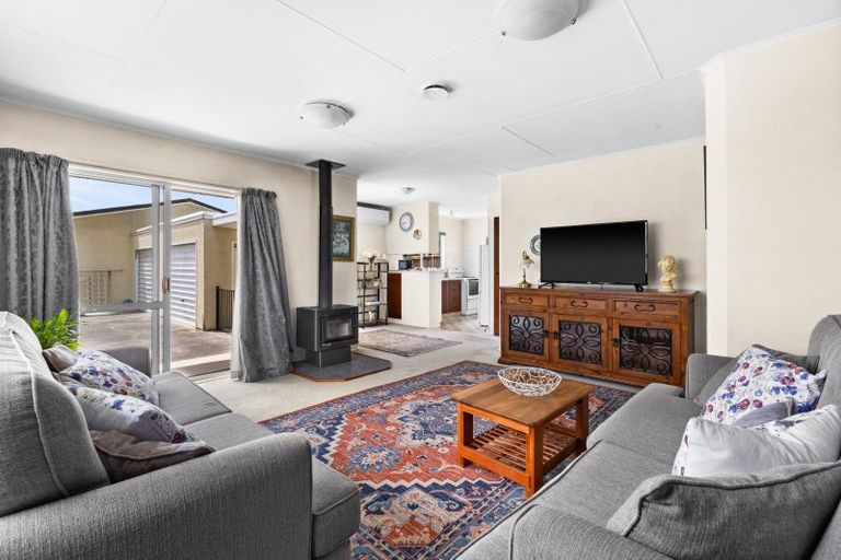 Photo of property in 2/502 Whitehead Road, Hastings, 4122