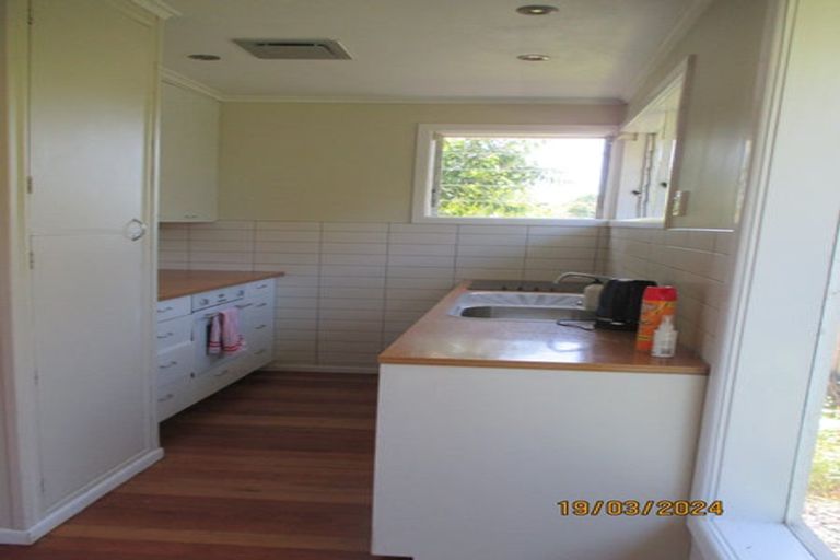 Photo of property in 77 Mcleod Road, Te Atatu South, Auckland, 0610