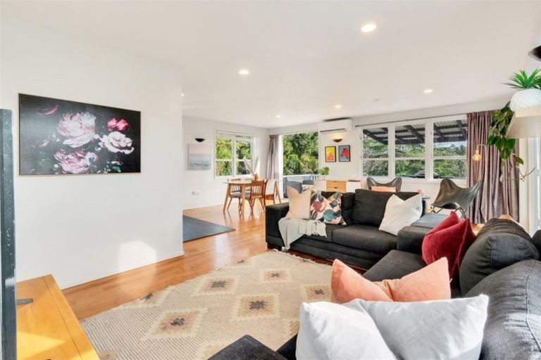 Photo of property in 48 Sylvan Crescent, Te Atatu South, Auckland, 0610