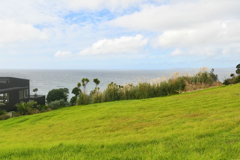 Photo of property in 104-106 Lax Crescent, Leigh, 0985