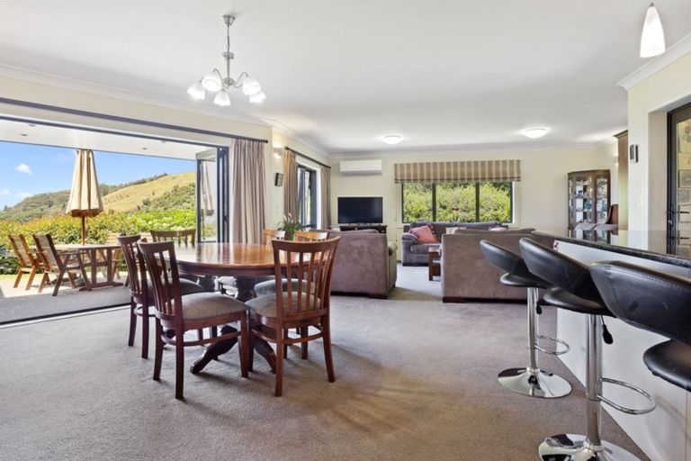 Photo of property in 11 Ohuka Place, Whitianga, 3510