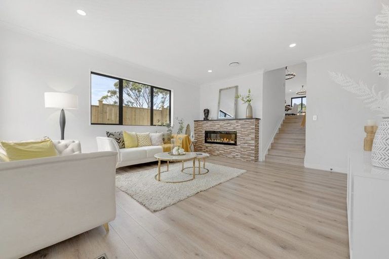 Photo of property in 2a Ballyalton Crescent, Flat Bush, Auckland, 2019