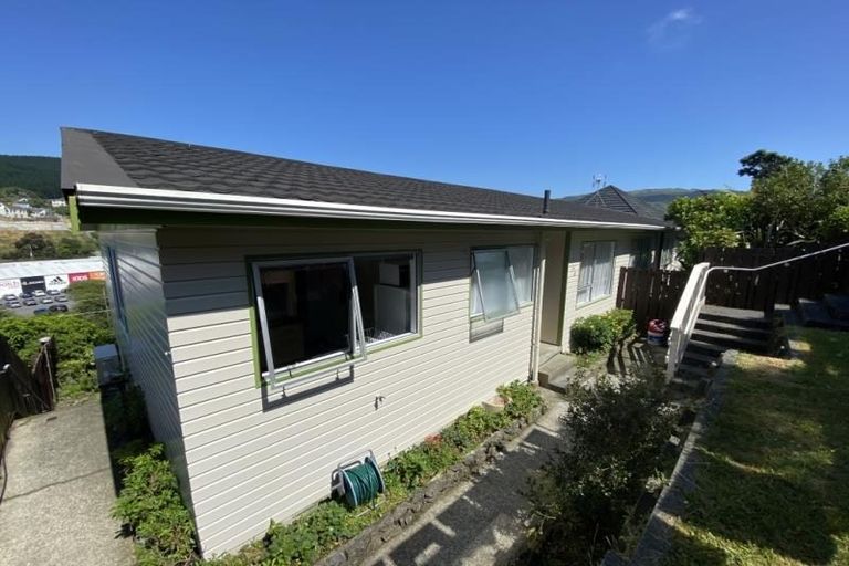 Photo of property in 15b Florio Terrace, Tawa, Wellington, 5028