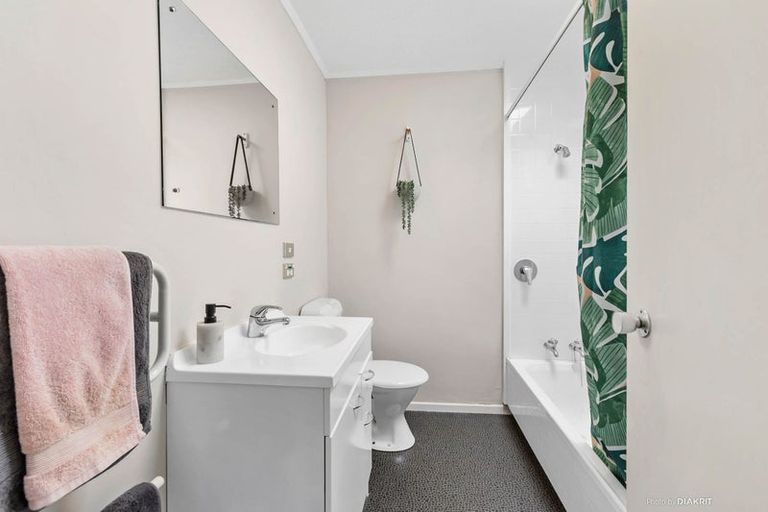 Photo of property in 10b Tralee Place, Johnsonville, Wellington, 6037