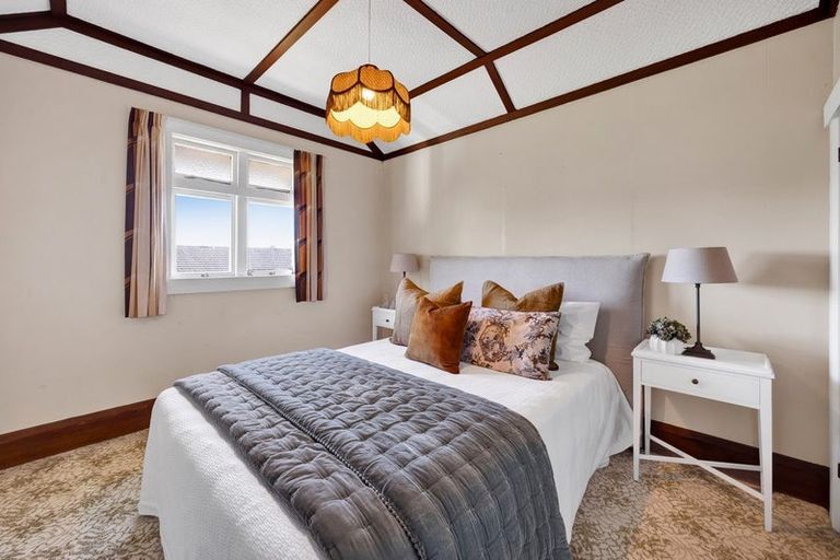 Photo of property in 4 Kitchener Terrace, Moturoa, New Plymouth, 4310