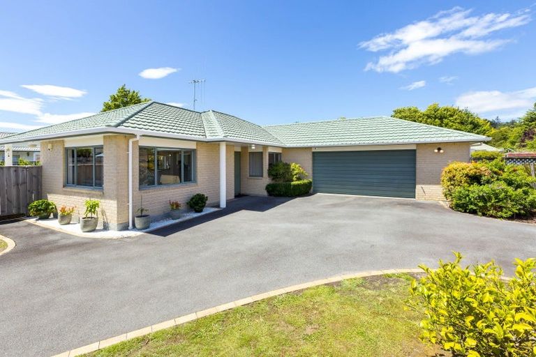 Photo of property in 8 Carlow Grove, Birchville, Upper Hutt, 5018