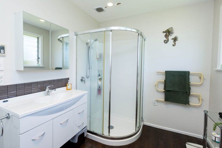 Photo of property in 28 Moeraki Road, Maoribank, Upper Hutt, 5018