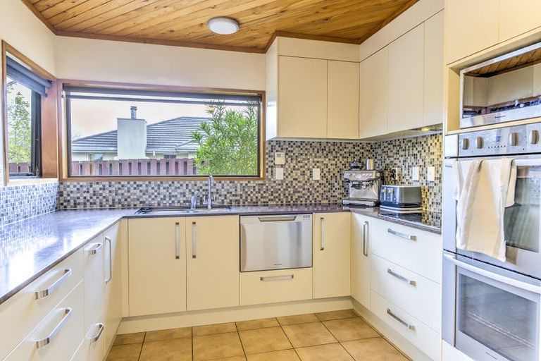 Photo of property in 14 Cooper Place, Chedworth, Hamilton, 3210