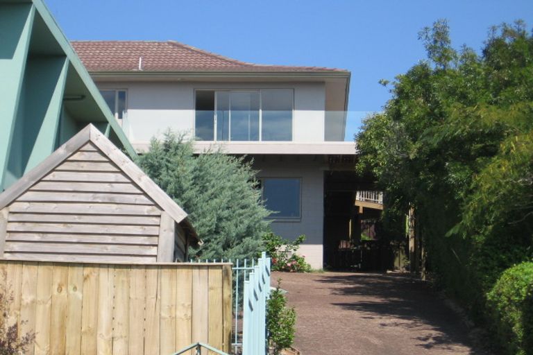 Photo of property in 1/28 Bournemouth Terrace, Murrays Bay, Auckland, 0630