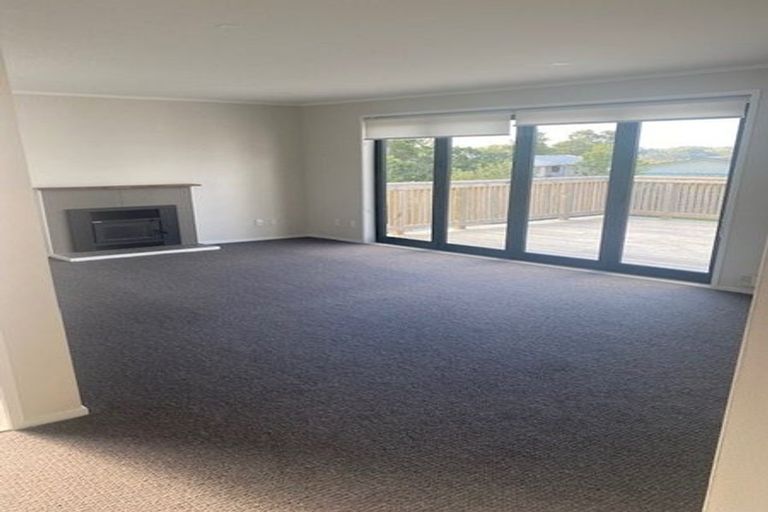 Photo of property in 26 Ranui Avenue, Ranui, Auckland, 0612