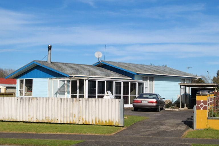 Photo of property in 4 Cottingham Crescent, Mangere East, Auckland, 2024