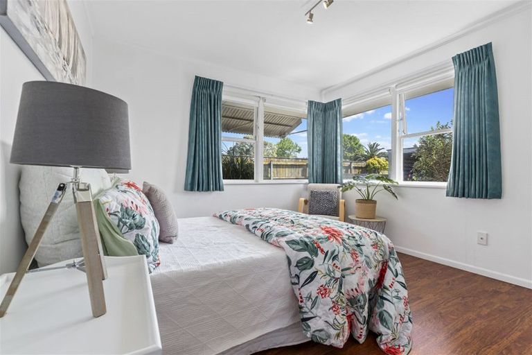 Photo of property in 2/100 Ti Rakau Drive, Pakuranga, Auckland, 2010