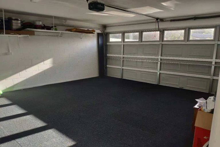 Photo of property in 14 Tiri View Place, Waiake, Auckland, 0630