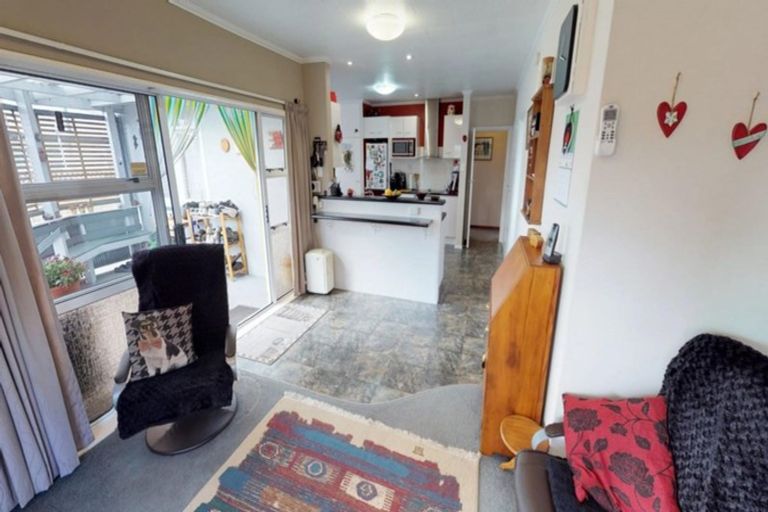 Photo of property in 25 George Street, Levin, 5510