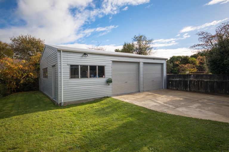 Photo of property in 22 Richmond Avenue, Takaro, Palmerston North, 4410