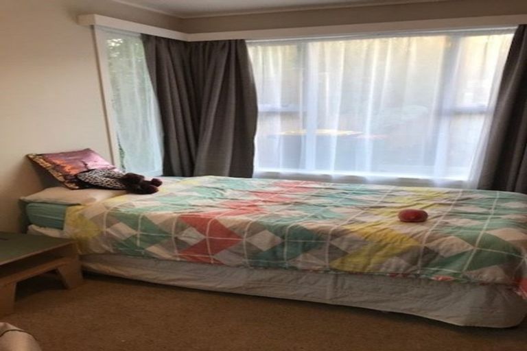 Photo of property in 25 View Road, Shelly Park, Auckland, 2014