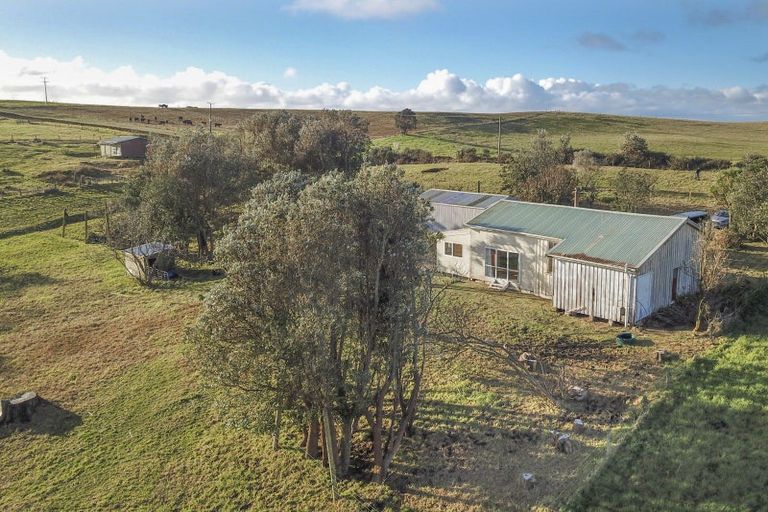 Photo of property in 210 Rehutai Road, Baylys Beach, Dargaville, 0377