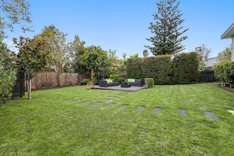 Photo of property in 72 Kiwitea Street, Sandringham, Auckland, 1041