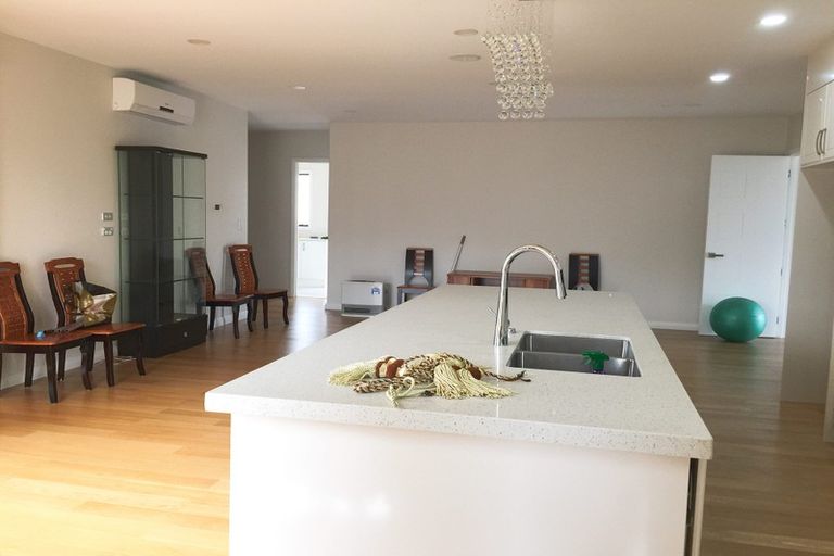 Photo of property in 6 Kohia Way, Huapai, Kumeu, 0810